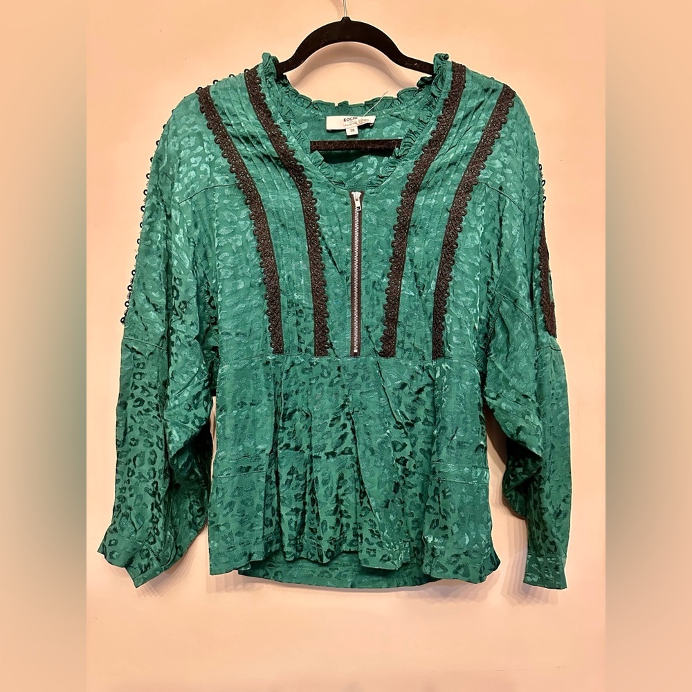 Koche Elegant Green Leopard Print Blouse with Black Lace Detail Size 6